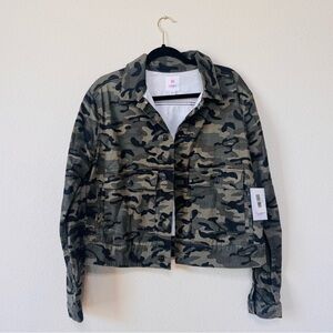 LulaRoe NWT camo jacket - Large